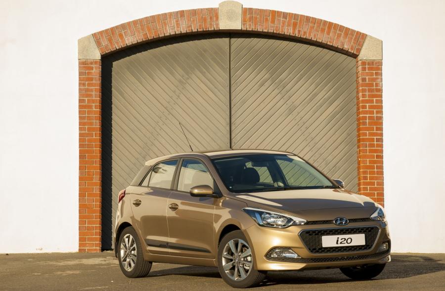  Hyundai i20 2015 года  (ZA) (фото 2 из 13)